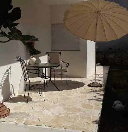 Holiday House - Arte Terra * Vir